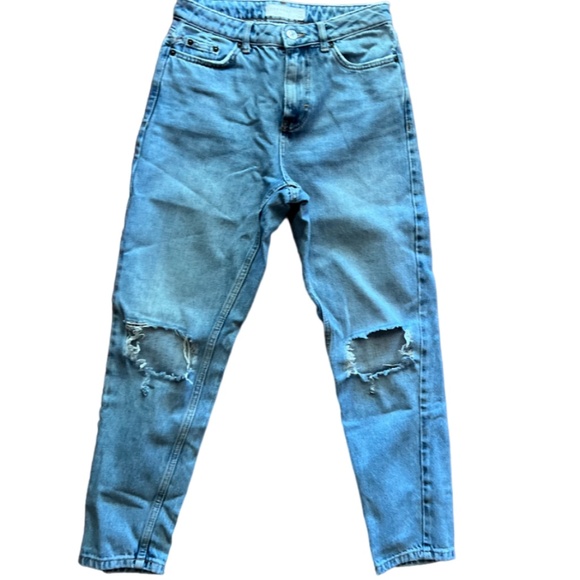 Topshop Mom Jeans Torn Knee Size W26/L30 - Picture 4 of 9